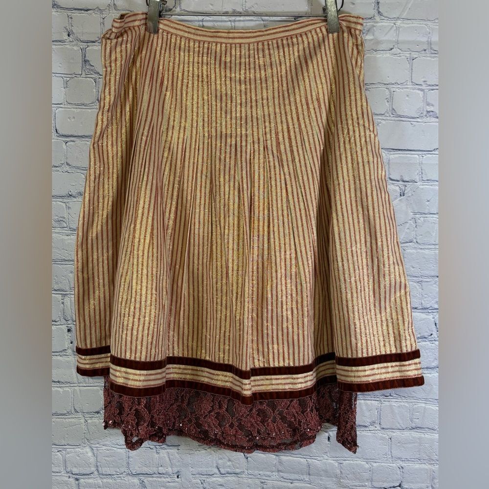 SNAK ANTHROPOLOGIE Cream Burgundy Stripe Lace Layer Hem Boho Holiday Skirt 10
